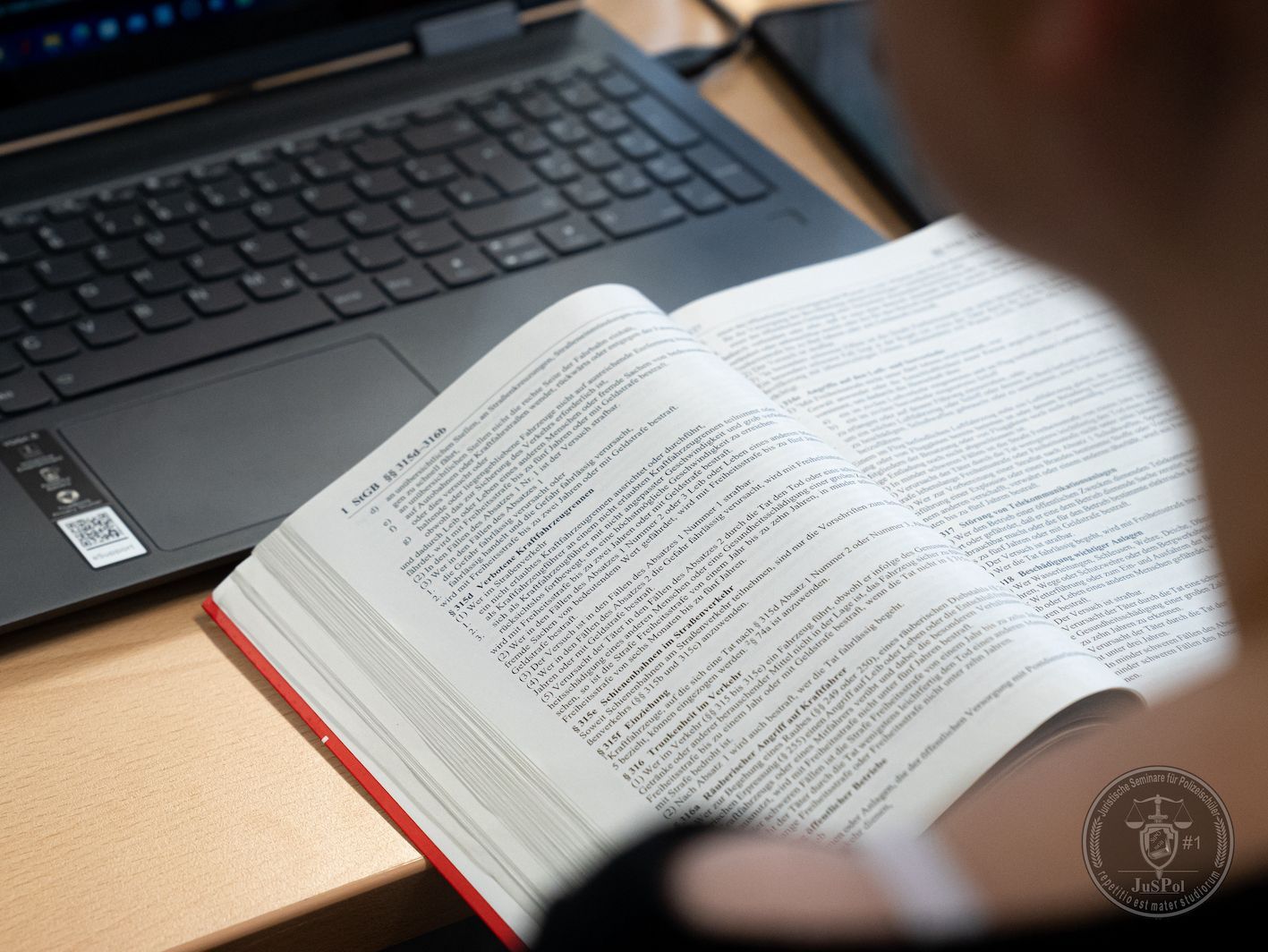 Juristischer Unterricht für Polizeistudierende im Seminarraum